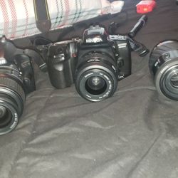 Minolta Maxxum 400si 35mm Auto Focus Film Camera & Nikon D3100 Camera
