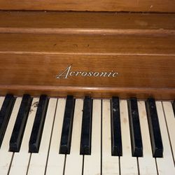 Used Piano Good Condition 
