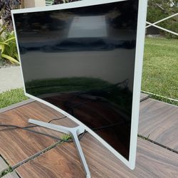 Samsung curved monitor