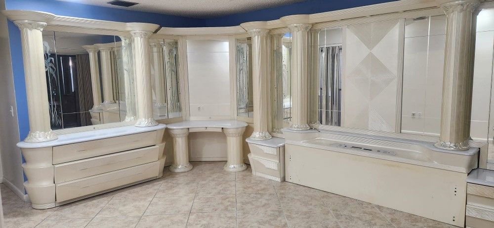 Bedroom Set Must GO!