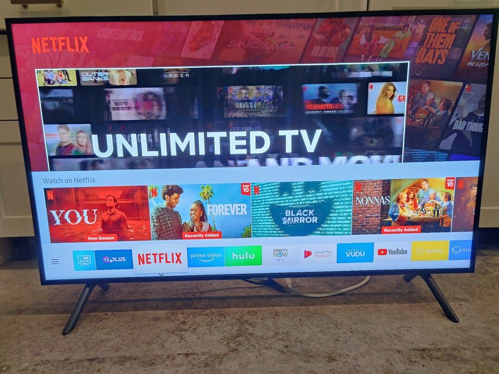 Samsung 50" 4K UHD Smart HDTV w/ Original Remote (MSRP: $1,199)