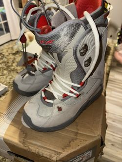 Women’s Burton Boots 