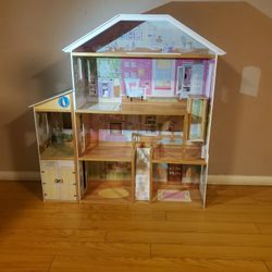 Doll House 