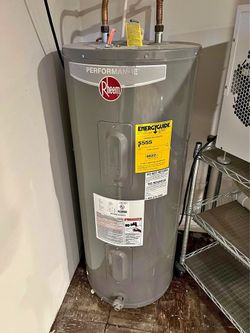Refurbished 40 gal Natural Gas Water Heater (includes installation)