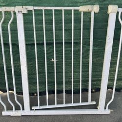 Dog Gate With Extension Can Be Opened And Closed For Doorway Pet Control