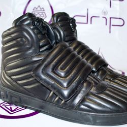 $900 AUTHENTIC VERSACE 