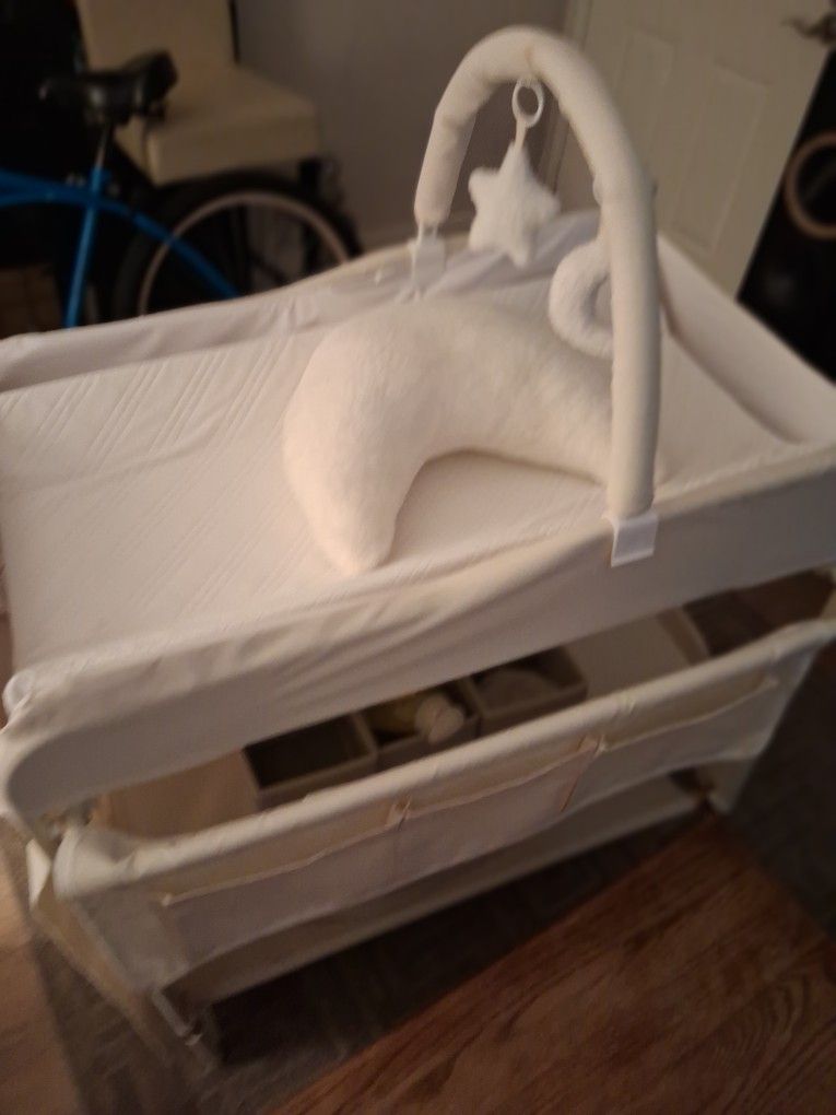 CHANGING TABLE