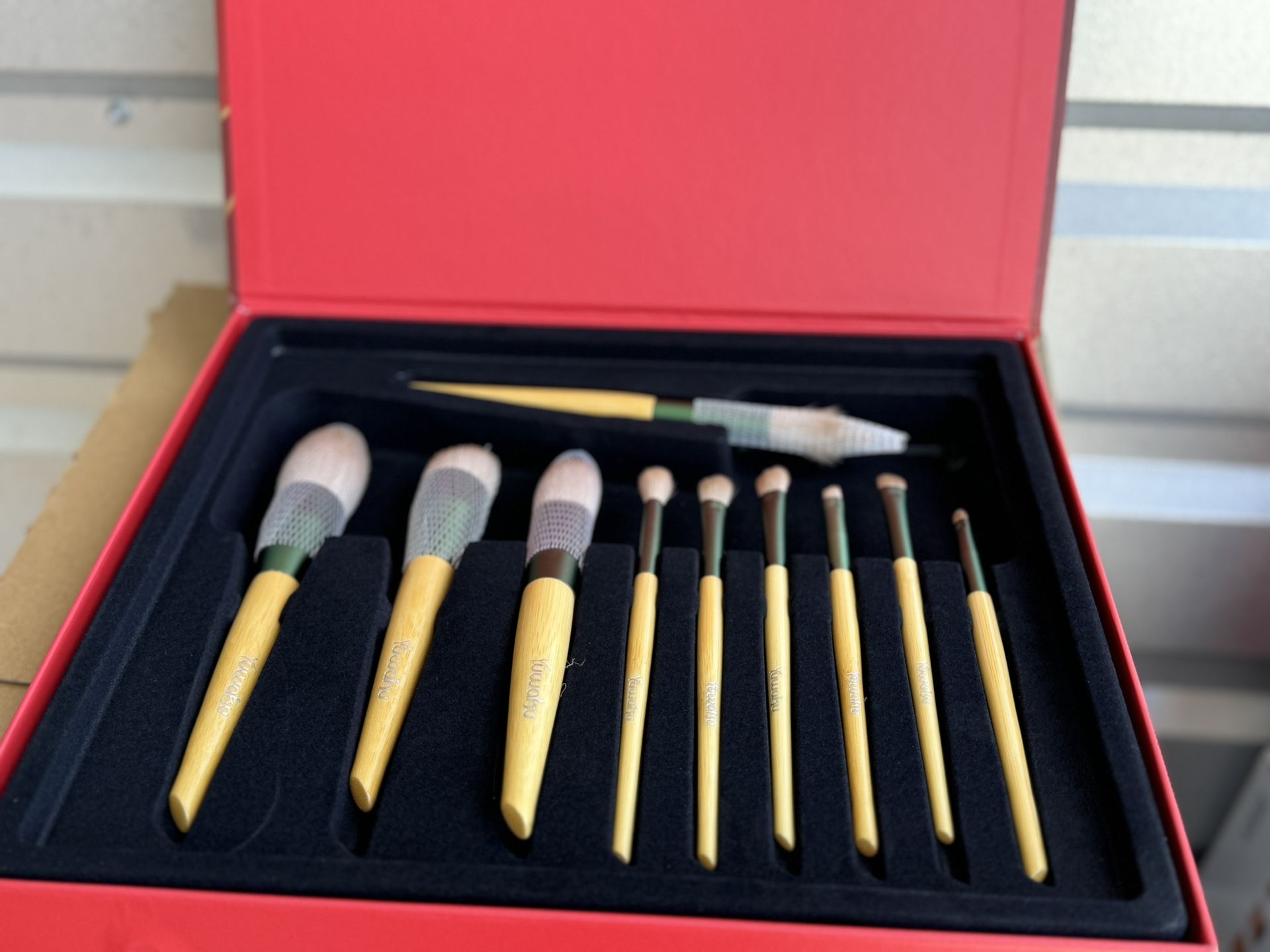 Yumaku Makeup Brush Set