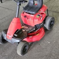 Craftsman Riding Mower. 