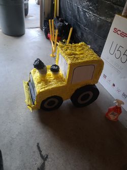 Piñata Tractor