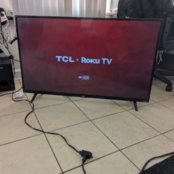 43" TCL Roku TV  4KHDR