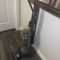 Dyson Vacuum 