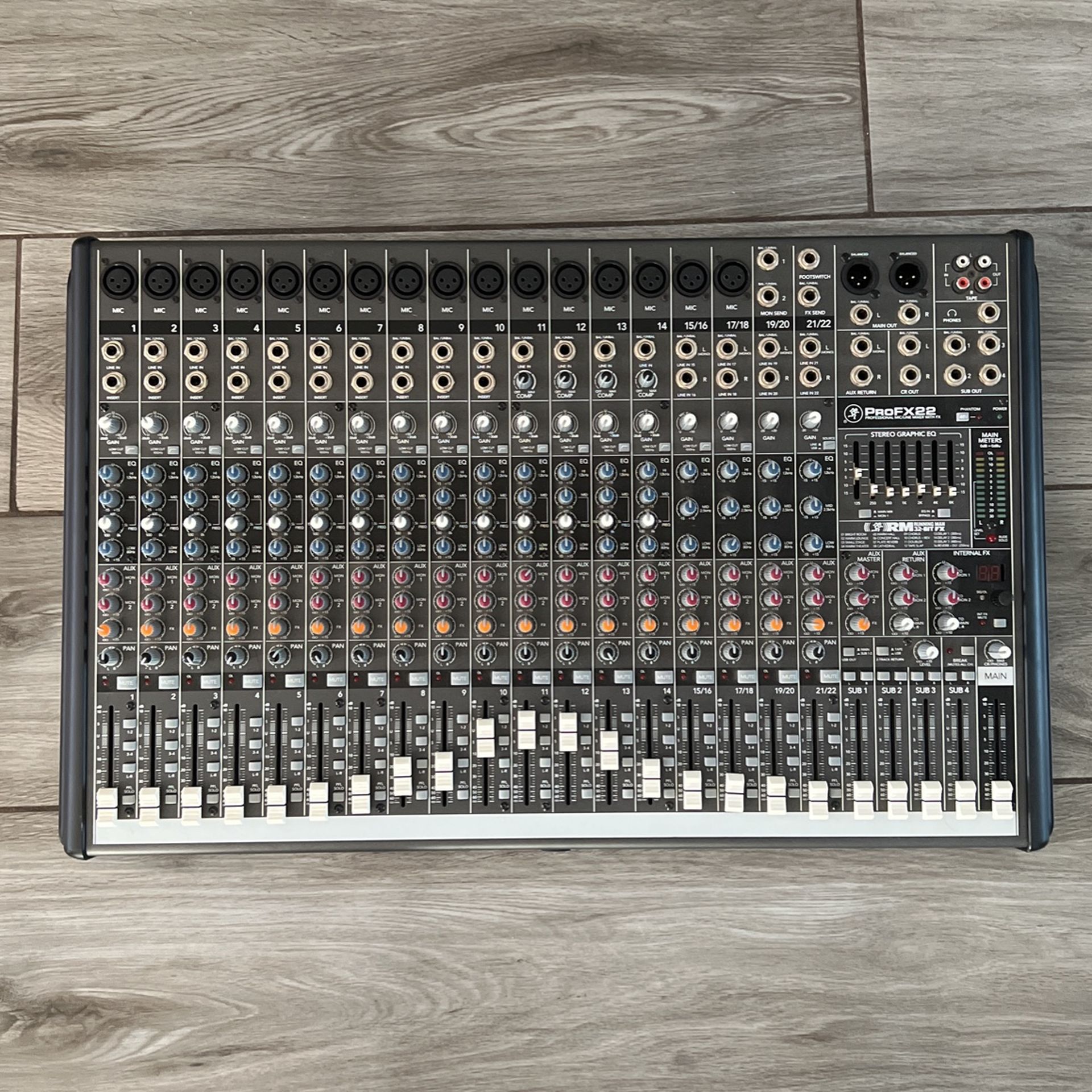 Mackie Profx22