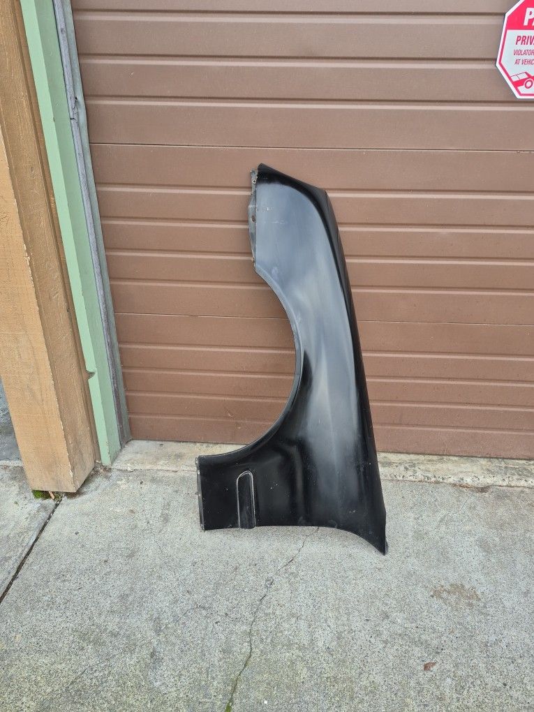 99 Mercedes Benz E 430 Driver Left Side Fender 