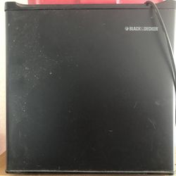 Black And decker Mini Fridge