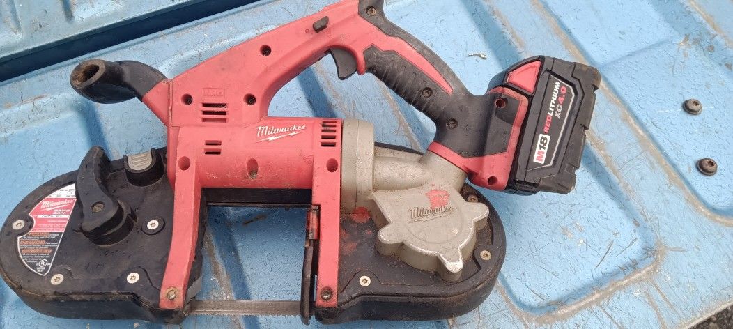Milwaukee Band Saw With Battery