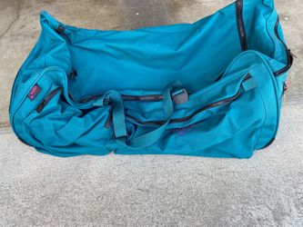 Tote bag with wheels