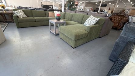() Seccionales Disponibles () Sectional in Stock ()