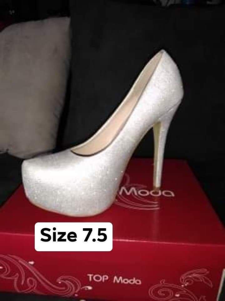 New Women’s Shoes Size 7.5