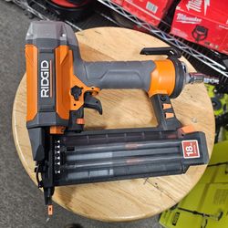 RIDGID 18GAUGE PNEUMATIC NAILER