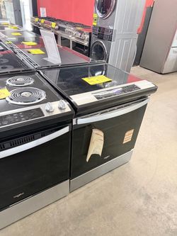 Whirlpool Electric Range with Glass Cooktop