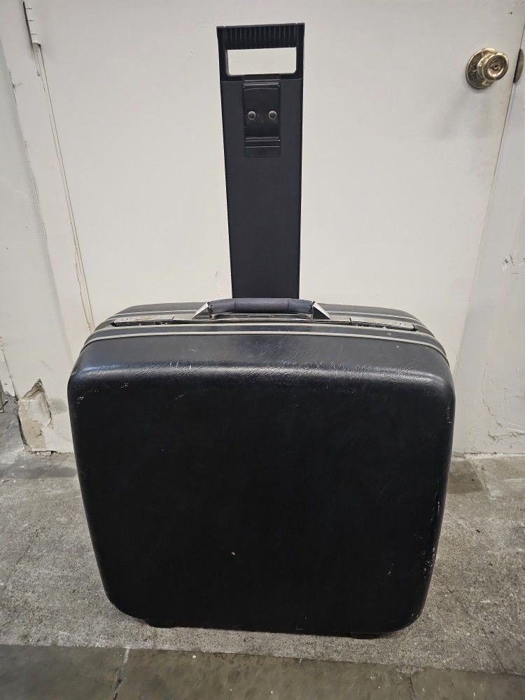 Samsonite Hard Case Rolling Luggage Suitcase With Keys