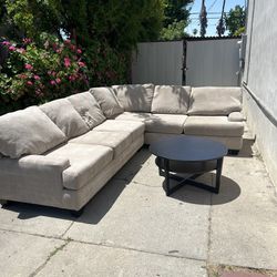 FREE DELIVERY- Living Spaces Sectional Couch 