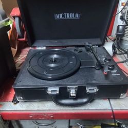 25$!!! Record Player Bluetooth Etc. 