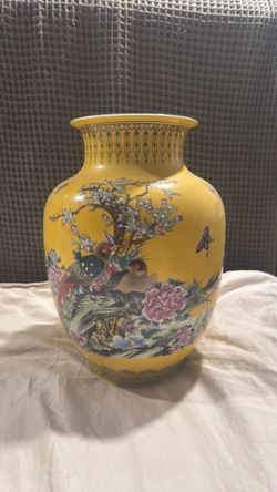 Vibrant Yellow Chinese Style Floral & Bird Decorative Porcelain Vase
