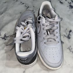 Gray Nike Shoes / Nike