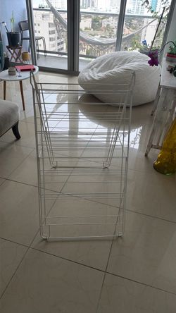 Clothes drying rack