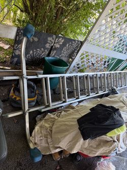 Aluminum Extension Ladder 24ft with stabilizer attached