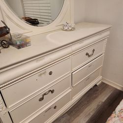 White Kids Or Teen Bedroom Set