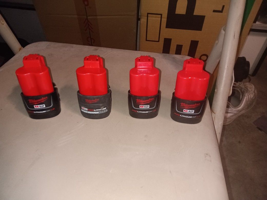 4 Milwaukee M12 Batteries