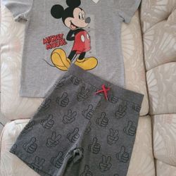 Disney Junior Mickey Boy's Shorts And Tee Set Size 5T 