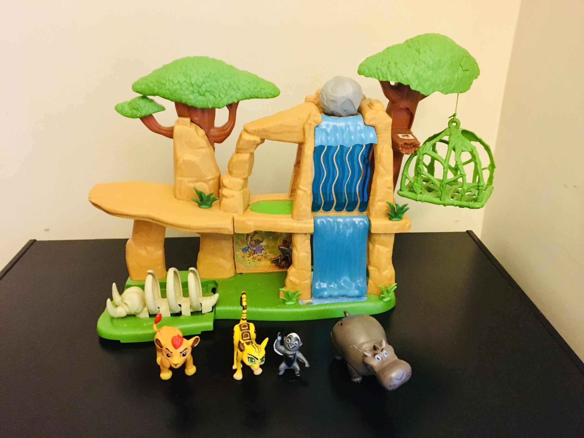 Pride Lands Play Set - Including Lion King Action Figures