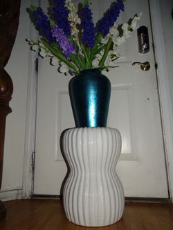 Modern pedestal, vase