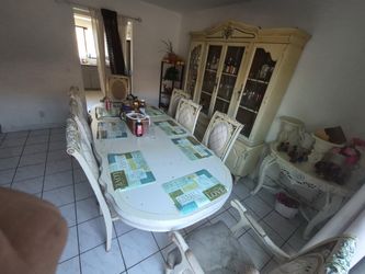 Dining table set