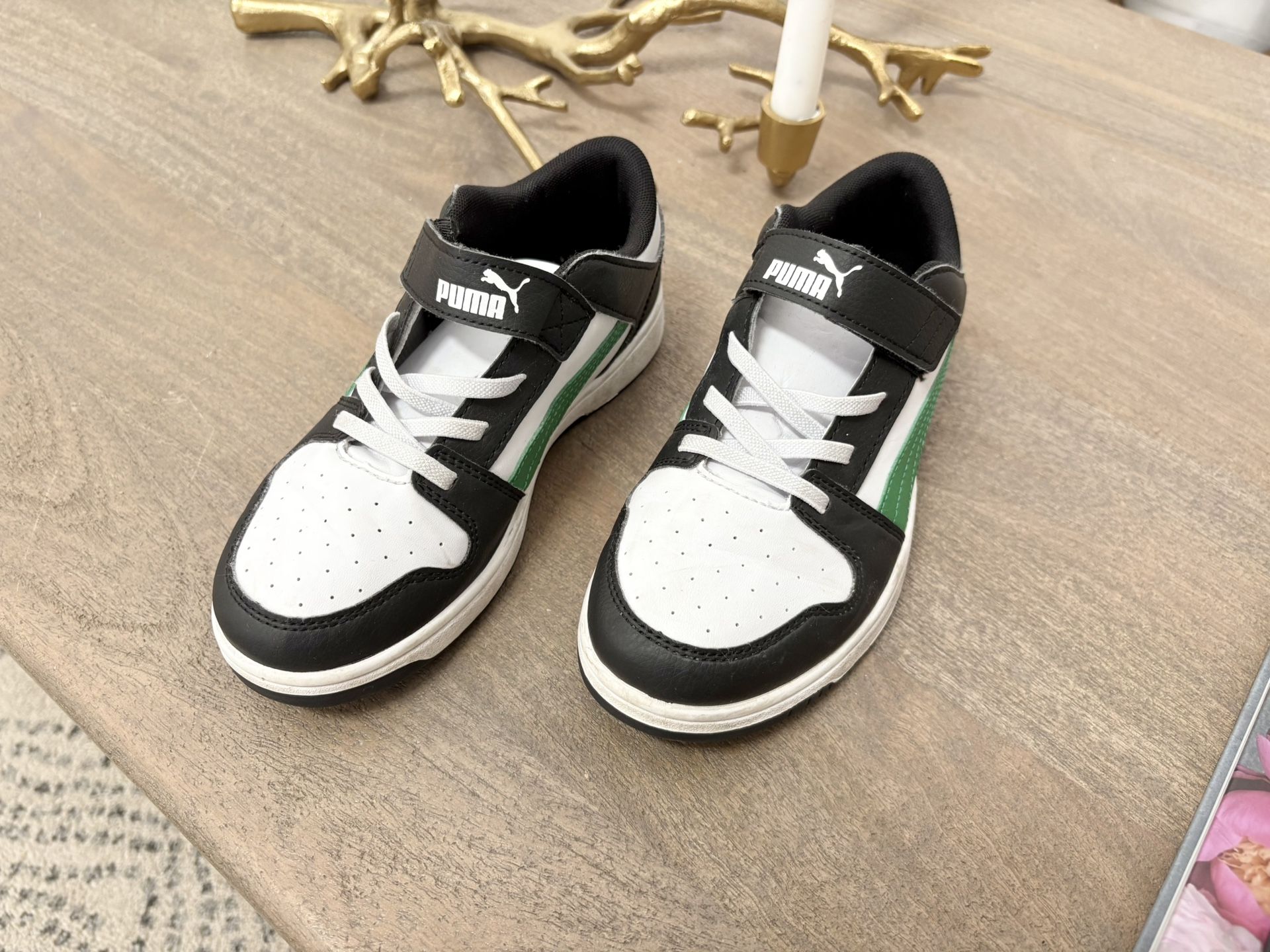 Big Kids Size 3 Puma Sneakers