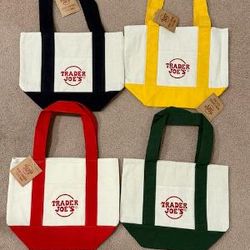 TRADER JOE’S LOT (COMPLETE SET OF FOUR (4) MINI CANVAS TOTES) NEW WITH TAGS $40.00