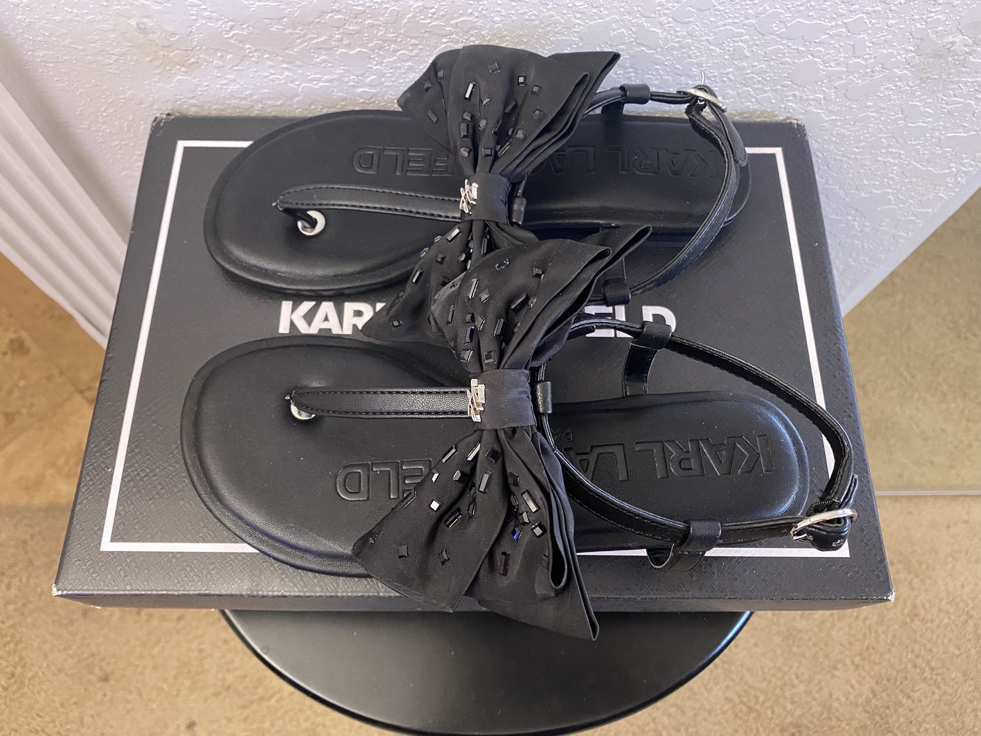 Karl Lagerfeld Flat Thong Sandals Size 6