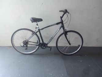 BICYCLE GIANT 7 SPEED SIZE 29 BRAND NEW