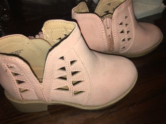 Toddler girl boots 👢 size 8