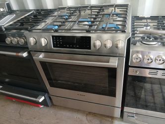 LIKE NEW !! BOSCH STAINLESS STEEL 30" SLIDE IN 5 BURNER GAS STOVE 