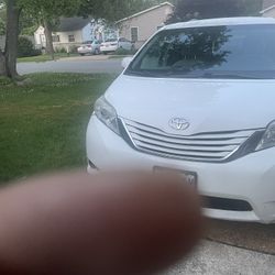 2015 Toyota Sienna LE 