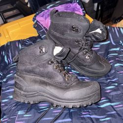 snow boots size 6