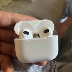 AirPods (Generation 3s)