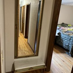 High End Bench Display & Mirror 