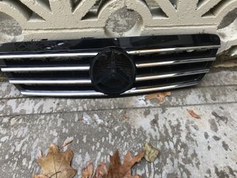 Mercedes Benz gril