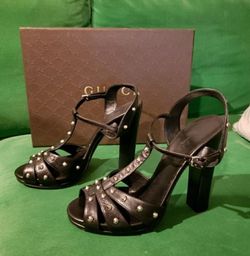 100% AUTHENTIC Gucci Studded Black pumps heels